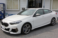 BMW 2シリーズ M235i Xdrive ｸﾞﾗﾝｸｰﾍﾟﾋﾞｼﾞｮﾝP 4WD ﾊﾟﾉﾗﾏｻﾝﾙｰﾌ ﾋｰﾀｰ黒革 ﾍｯﾄﾞｱｯﾌﾟﾃﾞｨｽﾌﾟﾚｲ ｱﾀﾞﾌﾟﾃｨﾌﾞLEDﾍｯﾄﾞﾗｲﾄ ｵｰﾄﾊｲﾋﾞｰﾑ Hi-fiｽﾋﾟｰｶｰ ﾌﾙｾｸﾞTV 306馬力 BMWﾗｲﾌﾞｺｯｸﾋﾟｯﾄ 後退ｱｼｽﾄ 追従ACC ﾀｯﾁ画面ﾅﾋﾞPｱｼｽﾄ 2年保証