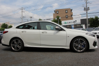 BMW 2シリーズ M235i Xdrive ｸﾞﾗﾝｸｰﾍﾟﾋﾞｼﾞｮﾝP 4WD ﾊﾟﾉﾗﾏｻﾝﾙｰﾌ ﾋｰﾀｰ黒革 ﾍｯﾄﾞｱｯﾌﾟﾃﾞｨｽﾌﾟﾚｲ ｱﾀﾞﾌﾟﾃｨﾌﾞLEDﾍｯﾄﾞﾗｲﾄ ｵｰﾄﾊｲﾋﾞｰﾑ Hi-fiｽﾋﾟｰｶｰ ﾌﾙｾｸﾞTV 306馬力 BMWﾗｲﾌﾞｺｯｸﾋﾟｯﾄ 後退ｱｼｽﾄ 追従ACC ﾀｯﾁ画面ﾅﾋﾞPｱｼｽﾄ 2年保証