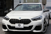 BMW 2シリーズ M235i Xdrive ｸﾞﾗﾝｸｰﾍﾟﾋﾞｼﾞｮﾝP 4WD ﾊﾟﾉﾗﾏｻﾝﾙｰﾌ ﾋｰﾀｰ黒革 ﾍｯﾄﾞｱｯﾌﾟﾃﾞｨｽﾌﾟﾚｲ ｱﾀﾞﾌﾟﾃｨﾌﾞLEDﾍｯﾄﾞﾗｲﾄ ｵｰﾄﾊｲﾋﾞｰﾑ Hi-fiｽﾋﾟｰｶｰ ﾌﾙｾｸﾞTV 306馬力 BMWﾗｲﾌﾞｺｯｸﾋﾟｯﾄ 後退ｱｼｽﾄ 追従ACC ﾀｯﾁ画面ﾅﾋﾞPｱｼｽﾄ 2年保証