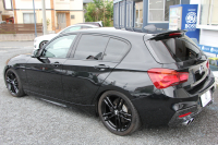 BMW 1シリーズ 118d Mｽﾎﾟｰﾂ ｴﾃﾞｨｼｮﾝｼｬﾄﾞｰ ｱｯﾌﾟｸﾞﾚｰﾄﾞP 特別限定車 最終ﾓﾃﾞﾙ ﾋｰﾀｰ黒革 ｼｰﾄﾒﾓﾘｰ 電動ｼｰﾄ ﾀﾞｰｸLEDﾍｯﾄﾞﾗｲﾄ&ﾃｰﾙ 追従ACC HI-FIｽﾋﾟｰｶｰ ﾀｯﾁ画面HDDﾅﾋﾞｽﾊﾟｽﾌﾟﾏﾌﾗｰ Eibach車高調 ﾏｸｽﾄﾝﾃﾞｻﾞｲﾝｽﾎﾟｲﾗｰ 2年保証