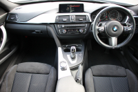 BMW 3シリーズ 320i ｸﾞﾗﾝﾂｰﾘｽﾓ Mｽﾎﾟｰﾂ 追従ACC 衝突軽減ﾌﾞﾚｰｷ 車線逸脱警告 歩行者警告 ﾌﾙｾｸﾞTV ﾀｯﾁﾊﾟｯﾄﾞ対応HDDﾅﾋﾞ電動ﾄﾗﾝｸ Mｽﾎﾟｰﾂｴｱﾛ 18AW ﾒﾓﾘ-付電動ｼｰﾄ ETC2.0 ｽﾏｰﾄｷｰ ｷｾﾉﾝ ﾊﾟﾄﾞﾙｼﾌﾄ 電動ﾘｱｳｲﾝｸﾞ2年保証