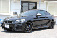 BMW 2シリーズ M240i ｸｰﾍﾟ後期 ﾌｪｲｽﾘﾌﾄ後 ﾋｰﾀｰ赤革 直6ﾀｰﾎﾞ340馬力 B58新ｴﾝｼﾞﾝ ｱﾀﾞﾌﾟﾃｨﾌﾞMｻｽ 追従ACC LEDﾍｯﾄﾞﾗｲﾄ&ﾃｰﾙ ﾌﾙｾｸﾞTV ﾀｯﾁ画面HDDﾅﾋﾞPｱｼｽﾄ 衝突軽減ﾌﾞﾚｰｷ 車線逸脱警告 歩行者警告 ﾊﾟﾄﾞﾙｼﾌﾄ ｽﾏｰﾄｷｰ 専用18AW&ﾌﾞﾚｰｷ 2年保証