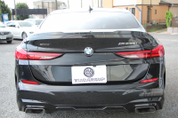 BMW 2シリーズ M235i Xdrive ｸﾞﾗﾝｸｰﾍﾟﾌﾟﾗｽP 306馬力 4WD ｱﾀﾞﾌﾟﾃｨﾌﾞMｻｽ ﾋｰﾀｰ黒革 Mｽﾎﾟｰﾂｼｰﾄ Hi-fiｽﾋﾟｰｶｰ ｻﾝﾌﾟﾛﾃｸｼｮﾝｶﾞﾗｽ 追従ACC 後退ｱｼｽﾄ LEDﾍｯﾄﾞﾗｲﾄ ｵｰﾄﾊｲﾋﾞｰﾑ 専用18AW&ﾌﾞﾚｰｷ Applecarplay対応 HDDﾅﾋﾞPｱｼｽﾄ 2年保証