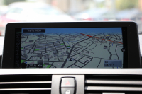 BMW 2シリーズ 220i ｸｰﾍﾟMｽﾎﾟｰﾂ 3Dﾃﾞｻﾞｲﾝﾏﾌﾗｰ ｵﾌﾟｼｮﾝ18AW 衝突軽減ﾌﾞﾚｰｷ 車線逸脱警告 歩行者警告 ﾌﾞﾚｰｷ付ｸﾙｺﾝ ﾀｯﾁﾊﾟｯﾄﾞ対応HDDﾅﾋﾞBｶﾒﾗ Bluetooth接続 左右独立ｵｰﾄｴｱｺﾝ ｽﾏｰﾄｷｰ 直噴ﾀｰﾎﾞ8速AT 2年保証