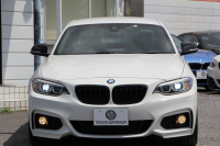 BMW 2シリーズ 220i ｸｰﾍﾟMｽﾎﾟｰﾂ 3Dﾃﾞｻﾞｲﾝﾏﾌﾗｰ ｵﾌﾟｼｮﾝ18AW 衝突軽減ﾌﾞﾚｰｷ 車線逸脱警告 歩行者警告 ﾌﾞﾚｰｷ付ｸﾙｺﾝ ﾀｯﾁﾊﾟｯﾄﾞ対応HDDﾅﾋﾞBｶﾒﾗ Bluetooth接続 左右独立ｵｰﾄｴｱｺﾝ ｽﾏｰﾄｷｰ 直噴ﾀｰﾎﾞ8速AT 2年保証