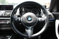 BMW 2シリーズ 220i ｸｰﾍﾟMｽﾎﾟｰﾂ 3Dﾃﾞｻﾞｲﾝﾏﾌﾗｰ ｵﾌﾟｼｮﾝ18AW 衝突軽減ﾌﾞﾚｰｷ 車線逸脱警告 歩行者警告 ﾌﾞﾚｰｷ付ｸﾙｺﾝ ﾀｯﾁﾊﾟｯﾄﾞ対応HDDﾅﾋﾞBｶﾒﾗ Bluetooth接続 左右独立ｵｰﾄｴｱｺﾝ ｽﾏｰﾄｷｰ 直噴ﾀｰﾎﾞ8速AT 2年保証