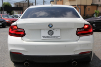 BMW 2シリーズ 220i ｸｰﾍﾟMｽﾎﾟｰﾂ 3Dﾃﾞｻﾞｲﾝﾏﾌﾗｰ ｵﾌﾟｼｮﾝ18AW 衝突軽減ﾌﾞﾚｰｷ 車線逸脱警告 歩行者警告 ﾌﾞﾚｰｷ付ｸﾙｺﾝ ﾀｯﾁﾊﾟｯﾄﾞ対応HDDﾅﾋﾞBｶﾒﾗ Bluetooth接続 左右独立ｵｰﾄｴｱｺﾝ ｽﾏｰﾄｷｰ 直噴ﾀｰﾎﾞ8速AT 2年保証