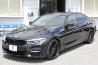 BMW 5シリーズ 530i ｴﾃﾞｨｼｮﾝﾐｯｼｮﾝｲﾝﾎﾟｯｼﾌﾞﾙ 特別仕様車 1ｵｰﾅ 高出力 ﾅｲﾄﾌﾞﾙｰﾚｻﾞｰ ｱﾀﾞﾌﾟﾃｨﾌﾞMｻｽ HUD ﾊｰﾏﾝｶｰﾄﾞﾝ 追従ACC ｽﾃｱﾘﾝｸﾞｻﾎﾟｰﾄ ﾀｯﾁ画面HDDﾅﾋﾞTV LEDﾍｯﾄﾞﾗｲﾄ ｵｰﾄﾊｲﾋﾞｰﾑ 電動ﾘｱｹﾞｰﾄ 360度ｶﾒﾗ 全席ﾋｰﾀｰ ﾌﾞﾗｯｸ19AW 2年保証
