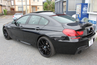 BMW 6シリーズ 640i ｸﾞﾗﾝｸｰﾍﾟMｽﾎﾟｰﾂ ﾌｪｲｽﾘﾌﾄ後 最終ﾓﾃﾞﾙ ｻﾝﾙｰﾌ 液晶ﾒｰﾀｰ HUD ｵﾌﾟｼｮﾝ20AW 新ﾃﾞｻﾞｲﾝLEDﾍｯﾄﾞﾗｲﾄ ﾋｰﾀｰ黒革 新HDDﾅﾋﾞTV 追従ACC ﾚｰﾝﾁｪﾝｼﾞ警告 衝突軽減ﾌﾞﾚｰｷ 直6ﾀｰﾎﾞ320馬力 ｽﾏｰﾄｷｰ ﾊﾟﾄﾞﾙｼﾌﾄ 2年保証