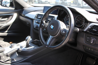 BMW 3シリーズ 320i ﾌﾞﾗｯｸｽﾄｰﾑ 首都圏限定 後期 新ｴﾝｼﾞﾝ Mﾊﾟﾌｫｰﾏﾝｽ18AW&ﾌﾞﾗｯｸｸﾞﾘﾙ LEDﾍｯﾄﾞﾗｲﾄ&ﾃｰﾙ 追従ACC ﾚｰﾝﾁｪﾝｼﾞ警告 衝突軽減ﾌﾞﾚｰｷ 車線逸脱警告 歩行者警告 HDDﾅﾋﾞBｶﾒﾗ ｽﾏｰﾄｷｰ Bluetoothｵｰﾃﾞｨｵ&通話 ﾊﾟﾄﾞﾙｼﾌﾄ 専用ｴｱﾛ 2年保証