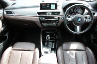 BMW X2 Xdrive20i MｽﾎﾟｰﾂX ﾃﾞﾋﾞｭｰP 4WD ﾊｲﾗｲﾝ ｺﾝﾌｫｰﾄP 追従ACC HUD ﾋｰﾀｰ茶革 電動ｼｰﾄ ｵﾌﾟｼｮﾝ20AW Mﾘｱｽﾎﾟｲﾗｰ ﾀｯﾁ画面HDDﾅﾋﾞBｶﾒﾗ Pｱｼｽﾄ CD&DVD再生可能 Bluetooth接続 電動ﾄﾗﾝｸ LEDﾍｯﾄﾞﾗｲﾄ ｽﾏｰﾄｷｰ 8速AT 2年保証