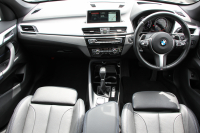 BMW X1 Xdrive18d Mｽﾎﾟｰﾂ ﾊｲﾗｲﾝ 変更後ﾓﾃﾞﾙ ﾋｰﾀｰ黒革 電動ｼｰﾄ LEDﾍｯﾄﾞﾗｲﾄ 追従ACC HUD 変更後ﾀｯﾁﾊﾟﾈﾙ対応HDDﾅﾋﾞ新ﾒｰﾀｰ Bluetooth接続 Pｱｼｽﾄ Bｶﾒﾗ ｺﾝﾌｫｰﾄP 電動ﾄﾗﾝｸ 衝突軽減ﾌﾞﾚｰｷ 車線逸脱警告 歩行者警告 2年保証