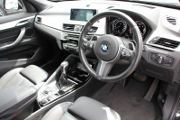 BMW X1 Xdrive18d Mｽﾎﾟｰﾂ ﾊｲﾗｲﾝ 変更後ﾓﾃﾞﾙ ﾋｰﾀｰ黒革 電動ｼｰﾄ LEDﾍｯﾄﾞﾗｲﾄ 追従ACC HUD 変更後ﾀｯﾁﾊﾟﾈﾙ対応HDDﾅﾋﾞ新ﾒｰﾀｰ Bluetooth接続 Pｱｼｽﾄ Bｶﾒﾗ ｺﾝﾌｫｰﾄP 電動ﾄﾗﾝｸ 衝突軽減ﾌﾞﾚｰｷ 車線逸脱警告 歩行者警告 2年保証