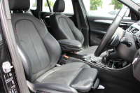 BMW X1 Xdrive18d Mｽﾎﾟｰﾂ ﾊｲﾗｲﾝ 変更後ﾓﾃﾞﾙ ﾋｰﾀｰ黒革 電動ｼｰﾄ LEDﾍｯﾄﾞﾗｲﾄ 追従ACC HUD 変更後ﾀｯﾁﾊﾟﾈﾙ対応HDDﾅﾋﾞ新ﾒｰﾀｰ Bluetooth接続 Pｱｼｽﾄ Bｶﾒﾗ ｺﾝﾌｫｰﾄP 電動ﾄﾗﾝｸ 衝突軽減ﾌﾞﾚｰｷ 車線逸脱警告 歩行者警告 2年保証