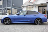 BMW 3シリーズ 320i Mｽﾎﾟｰﾂ ﾃﾞﾋﾞｭｰ&ｲﾉﾍﾞｰｼｮﾝ&ｺﾝﾌｫｰﾄP ﾋｰﾀｰ黒革 HUD ｼﾞｪｽﾁｬｰC ｵﾌﾟｼｮﾝ19AW 電動ﾄﾗﾝｸ Hifiｽﾋﾟｰｶｰ BMWﾗｲﾌﾞｺｯｸﾋﾟｯﾄ 置くだけ充電 LEDﾍｯﾄﾞﾗｲﾄ ｱﾝﾋﾞｴﾝﾄﾗｲﾄ 追従ACC ｽﾃｱﾘﾝｸﾞｻﾎﾟｰﾄ Applecarplay対応 ﾀｯﾁ画面ﾅﾋﾞ2年保証