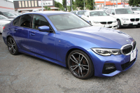 BMW 3シリーズ 320i Mｽﾎﾟｰﾂ ﾃﾞﾋﾞｭｰ&ｲﾉﾍﾞｰｼｮﾝ&ｺﾝﾌｫｰﾄP ﾋｰﾀｰ黒革 HUD ｼﾞｪｽﾁｬｰC ｵﾌﾟｼｮﾝ19AW 電動ﾄﾗﾝｸ Hifiｽﾋﾟｰｶｰ BMWﾗｲﾌﾞｺｯｸﾋﾟｯﾄ 置くだけ充電 LEDﾍｯﾄﾞﾗｲﾄ ｱﾝﾋﾞｴﾝﾄﾗｲﾄ 追従ACC ｽﾃｱﾘﾝｸﾞｻﾎﾟｰﾄ Applecarplay対応 ﾀｯﾁ画面ﾅﾋﾞ2年保証