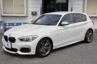 BMW 1シリーズ M135i 後期 ﾌｪｲｽﾘﾌﾄ後 直6ﾀｰﾎﾞ326馬力 ｱﾀﾞﾌﾟﾃｨﾌﾞMｻｽ LEDﾍｯﾄﾞﾗｲﾄ ﾌﾙｾｸﾞTV 衝突軽減ﾌﾞﾚｰｷ 車線逸脱警告 歩行者警告 ﾌﾞﾚｰｷ付ｸﾙｺﾝ Pｱｼｽﾄ Bｶﾒﾗ 専用18AW Mｽﾎﾟｰﾂﾌﾞﾚｰｷ HDDﾅﾋﾞBluetooth接続 電動ｼｰﾄ ﾐﾗｰETC 2年保証