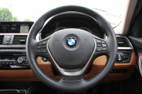 BMW 3シリーズ 320i ﾗｸﾞｼﾞｭｱﾘｰ 最終ﾓﾃﾞﾙ 8A新ｴﾝｼﾞﾝ 追従ACC ﾚｰﾝﾁｪﾝｼﾞ警告 LEDﾍｯﾄﾞﾗｲﾄ&ﾃｰﾙ ｺﾆｬｯｸﾚｻﾞｰ ｼｰﾄﾋｰﾀｰ 変更後ﾀｯﾁﾊﾟﾈﾙ対応ﾅﾋﾞ変更後ﾙｰﾑﾐﾗｰ Bluetooth接続 Bｶﾒﾗ 衝突軽減ﾌﾞﾚｰｷ 車線逸脱警告 歩行者警告 ｽﾏｰﾄｷｰ 2年保証