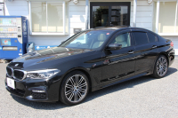 BMW 5シリーズ 530i Mｽﾎﾟｰﾂ ｲﾉﾍﾞｰｼｮﾝP 低走行4500km 高出力252馬力 ｻﾝﾙｰﾌ 全ﾋｰﾀｰ本革 HUD ﾜｲﾔﾚｽ充電 ｼﾞｪｽﾁｬｰC ﾃﾞｨｽﾌﾟﾚｲｷｰ 追従ACC ｽﾃｱﾘﾝｸﾞｻﾎﾟｰﾄ ﾀｯﾁ画面HDDﾅﾋﾞTV 360度ｶﾒﾗ 電動ﾄﾗﾝｸ LEDﾍｯﾄﾞﾗｲﾄ 2年保証