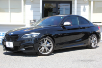 BMW 2シリーズ M240i ｸｰﾍﾟ後期 ﾌｪｲｽﾘﾌﾄ後 ﾋｰﾀｰ赤革 直6ﾀｰﾎﾞ340馬力 B58新ｴﾝｼﾞﾝ ｱﾀﾞﾌﾟﾃｨﾌﾞMｻｽ 追従ACC LEDﾍｯﾄﾞﾗｲﾄ&ﾃｰﾙ ﾀｯﾁ画面HDDﾅﾋﾞPｱｼｽﾄ 衝突軽減ﾌﾞﾚｰｷ 車線逸脱警告 歩行者警告 ﾊﾟﾄﾞﾙｼﾌﾄ ｽﾏｰﾄｷｰ 専用18AW&ﾌﾞﾚｰｷ 2年保証