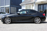 BMW 2シリーズ M240i ｸｰﾍﾟ後期 ﾌｪｲｽﾘﾌﾄ後 ﾋｰﾀｰ赤革 直6ﾀｰﾎﾞ340馬力 B58新ｴﾝｼﾞﾝ ｱﾀﾞﾌﾟﾃｨﾌﾞMｻｽ 追従ACC LEDﾍｯﾄﾞﾗｲﾄ&ﾃｰﾙ ﾀｯﾁ画面HDDﾅﾋﾞPｱｼｽﾄ 衝突軽減ﾌﾞﾚｰｷ 車線逸脱警告 歩行者警告 ﾊﾟﾄﾞﾙｼﾌﾄ ｽﾏｰﾄｷｰ 専用18AW&ﾌﾞﾚｰｷ 2年保証