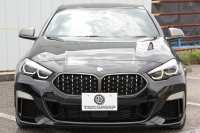 BMW 2シリーズ M235i Xdrive ｸﾞﾗﾝｸｰﾍﾟｾﾚｸﾄP 1ｵﾅ 新車保証 306馬力 4WD ｱﾀﾞﾌﾟﾃｨﾌﾞMｻｽ Mｽﾎﾟｰﾂｼｰﾄ Hi-fiｽﾋﾟｰｶｰ Mｽﾎﾟｰﾂﾌﾞﾚｰｷ 追従ACC 後退ｱｼｽﾄ LEDﾍｯﾄﾞﾗｲﾄ ｵｰﾄﾊｲﾋﾞｰﾑ 専用18AW Applecarplay対応 HDDﾅﾋﾞPｱｼｽﾄ BMWﾗｲﾌﾞｺｯｸﾋﾟｯﾄ