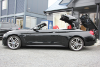 BMW 4シリーズ 440i ｶﾌﾞﾘｵﾚ Mｽﾎﾟｰﾂ ﾌﾟﾗｽP 後期 ﾌｪｲｽﾘﾌﾄ後 ﾋｰﾀｰ赤革 B58新ｴﾝｼﾞﾝ 326馬力 HUD 追従ACC ﾚｰﾝﾁｪﾝｼﾞ警告 ﾊｰﾏﾝｶｰﾄﾞﾝｻﾗｳﾝﾄﾞ19AW ﾀｯﾁ画面HDDﾅﾋﾞTV LEDﾍｯﾄﾞﾗｲﾄ＆ﾃｰﾙ TOPﾋﾞｭｰｶﾒﾗ Pｱｼｽﾄ 衝突軽減ﾌﾞﾚｰｷ 2年保証