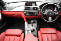 BMW 4シリーズ 440i ｶﾌﾞﾘｵﾚ Mｽﾎﾟｰﾂ ﾌﾟﾗｽP 後期 ﾌｪｲｽﾘﾌﾄ後 ﾋｰﾀｰ赤革 B58新ｴﾝｼﾞﾝ 326馬力 HUD 追従ACC ﾚｰﾝﾁｪﾝｼﾞ警告 ﾊｰﾏﾝｶｰﾄﾞﾝｻﾗｳﾝﾄﾞ19AW ﾀｯﾁ画面HDDﾅﾋﾞTV LEDﾍｯﾄﾞﾗｲﾄ＆ﾃｰﾙ TOPﾋﾞｭｰｶﾒﾗ Pｱｼｽﾄ 衝突軽減ﾌﾞﾚｰｷ 2年保証
