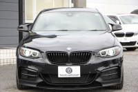 BMW 2シリーズ M240i ｸｰﾍﾟ直6ﾀｰﾎﾞB58新ｴﾝｼﾞﾝ 340馬力 MPerformanceｽﾎﾟｲﾗｰ REMUSﾏﾌﾗｰ ｱﾀﾞﾌﾟﾃｨﾌﾞMｻｽ Mｽﾎﾟｰﾂﾌﾞﾚｰｷ 専用18AW HDDﾅﾋﾞPｱｼｽﾄ Bｶﾒﾗ 8速AT 衝突軽減ﾌﾞﾚｰｷ 車線逸脱警告 歩行者警告 ﾌﾞﾚｰｷ付ｸﾙｺﾝ ｽﾏｰﾄｷｰ ﾊﾟﾄﾞﾙｼﾌﾄ 2年保証