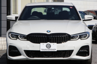 BMW 3シリーズ 320i Mｽﾎﾟｰﾂ ﾃﾞﾋﾞｭｰ&ｲﾉﾍﾞｰｼｮﾝ&ｺﾝﾌｫｰﾄP ﾌﾞﾙｰｽﾃｯﾁ黒革 ﾚｰｻﾞｰLEDﾗｲﾄ HUD ｼﾞｪｽﾁｬｰｺﾝﾄﾛｰﾙ 19AW 電動ﾄﾗﾝｸ 追従ACC ｽﾃｱﾘﾝｸﾞｻﾎﾟｰﾄ ﾀｯﾁ画面HDDﾅﾋﾞApplecarplay対応 後退ｱｼｽﾄ ﾌﾞﾗｯｸｷﾄﾞﾆｰｸﾞﾘﾙ 2年保証