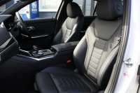 BMW 3シリーズ 320i Mｽﾎﾟｰﾂ ﾃﾞﾋﾞｭｰ&ｲﾉﾍﾞｰｼｮﾝ&ｺﾝﾌｫｰﾄP ﾌﾞﾙｰｽﾃｯﾁ黒革 ﾚｰｻﾞｰLEDﾗｲﾄ HUD ｼﾞｪｽﾁｬｰｺﾝﾄﾛｰﾙ 19AW 電動ﾄﾗﾝｸ 追従ACC ｽﾃｱﾘﾝｸﾞｻﾎﾟｰﾄ ﾀｯﾁ画面HDDﾅﾋﾞApplecarplay対応 後退ｱｼｽﾄ ﾌﾞﾗｯｸｷﾄﾞﾆｰｸﾞﾘﾙ 2年保証