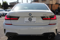 BMW 3シリーズ 320i Mｽﾎﾟｰﾂ ﾃﾞﾋﾞｭｰ&ｲﾉﾍﾞｰｼｮﾝ&ｺﾝﾌｫｰﾄP ﾌﾞﾙｰｽﾃｯﾁ黒革 ﾚｰｻﾞｰLEDﾗｲﾄ HUD ｼﾞｪｽﾁｬｰｺﾝﾄﾛｰﾙ 19AW 電動ﾄﾗﾝｸ 追従ACC ｽﾃｱﾘﾝｸﾞｻﾎﾟｰﾄ ﾀｯﾁ画面HDDﾅﾋﾞApplecarplay対応 後退ｱｼｽﾄ ﾌﾞﾗｯｸｷﾄﾞﾆｰｸﾞﾘﾙ 2年保証