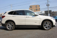 BMW X1 Sdrive18i ﾌｧｯｼｮﾆｽﾀ ｺﾝﾌｫｰﾄP 限定車 真珠色 追従ACC ﾍﾞｰｼﾞｭ革 ｼｰﾄﾋｰﾀｰ LEDﾍｯﾄﾞﾗｲﾄ 衝突軽減ﾌﾞﾚｰｷ 車線逸脱警告 歩行者警告 電動ﾄﾗﾝｸ Pｱｼｽﾄ iﾄﾞﾗｲﾌﾞHDDﾅﾋﾞBｶﾒﾗ 専用18AW Bluetooth接続 2年保証