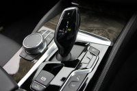 BMW 5シリーズ 523d Mｽﾎﾟｰﾂ ﾊｲﾗｲﾝ 全席ﾋｰﾀｰ黒革 追従ACC HUD ｽﾃｱﾘﾝｸﾞｻﾎﾟｰﾄ HDDﾅﾋﾞTV ｼﾞｪｽﾁｬｰｺﾝﾄﾛｰﾙ 置くだけ充電 Pｱｼｽﾄﾌﾟﾗｽ 360度ｶﾒﾗ ｽﾃｱﾘﾝｸﾞｻﾎﾟｰﾄ 液晶ﾒｰﾀｰ 電動ﾄﾗﾝｸ 2年保証