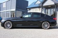 BMW 5シリーズ 523d Mｽﾎﾟｰﾂ ﾊｲﾗｲﾝ 全席ﾋｰﾀｰ黒革 追従ACC HUD ｽﾃｱﾘﾝｸﾞｻﾎﾟｰﾄ HDDﾅﾋﾞTV ｼﾞｪｽﾁｬｰｺﾝﾄﾛｰﾙ 置くだけ充電 Pｱｼｽﾄﾌﾟﾗｽ 360度ｶﾒﾗ ｽﾃｱﾘﾝｸﾞｻﾎﾟｰﾄ 液晶ﾒｰﾀｰ 電動ﾄﾗﾝｸ 2年保証