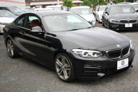 BMW 2シリーズ M240i ｸｰﾍﾟ最終ﾓﾃﾞﾙ 型式変更後 ﾋｰﾀｰ赤革 直6ﾀｰﾎﾞ340馬力 B58新ｴﾝｼﾞﾝ ｱﾀﾞﾌﾟﾃｨﾌﾞMｻｽ 追従ACC LEDﾍｯﾄﾞﾗｲﾄ&ﾃｰﾙ ﾀｯﾁ画面HDDﾅﾋﾞPｱｼｽﾄ 衝突軽減ﾌﾞﾚｰｷ 車線逸脱警告 歩行者警告 ﾊﾟﾄﾞﾙｼﾌﾄ ｽﾏｰﾄｷｰ 専用18AW&ﾌﾞﾚｰｷ 2年保証