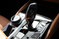 BMW 6シリーズ 640i Xﾄﾞﾗｲﾌﾞｸﾞﾗﾝﾂｰﾘｽﾓ Mｽﾎﾟｰﾂ ﾃﾞﾋﾞｭｰｴﾃﾞｨｼｮﾝ 40台限定車 4WD ﾘｱｴﾝﾀ-ﾃｲﾒﾝﾄ 後席ﾓﾆﾀｰ Bowers＆Wilkinsｻｳﾝﾄﾞﾊﾟﾉﾗﾏｻﾝﾙｰﾌ Fｺﾝﾌｫｰﾄｼｰﾄ&ﾍﾞﾝﾁﾚｰｼｮﾝ 全ﾋｰﾀｰ茶革 全ﾄﾞｱｿﾌﾄｸﾛｰｽﾞ360度ｶﾒﾗ Pｱｼｽﾄﾌﾟﾗｽ 追従ACC HUD 2年保証