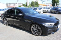 BMW 5シリーズ 530i Mｽﾎﾟｰﾂ ｾﾚｸﾄ&ｱﾄﾞﾊﾞﾝｽﾊﾟｯｹｰｼﾞ変更後ﾓﾃﾞﾙ 252馬力 ｻﾝﾙｰﾌ 全席ﾋｰﾀｰ黒革 ﾊｰﾏﾝｶｰﾄﾞﾝｻﾗｳﾝﾄﾞ4ｿﾞｰﾝｴｱｺﾝ 変更後液晶ﾒｰﾀｰ LEDﾍｯﾄﾞﾗｲﾄ ｵｰﾄﾊｲﾋﾞｰﾑ ﾀｯﾁ画面HDDﾅﾋﾞTV 360度ｶﾒﾗ 電動ﾄﾗﾝｸ 2年保証