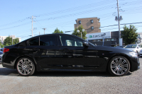 BMW 5シリーズ 530i Mｽﾎﾟｰﾂ ｾﾚｸﾄ&ｱﾄﾞﾊﾞﾝｽﾊﾟｯｹｰｼﾞ変更後ﾓﾃﾞﾙ 252馬力 ｻﾝﾙｰﾌ 全席ﾋｰﾀｰ黒革 ﾊｰﾏﾝｶｰﾄﾞﾝｻﾗｳﾝﾄﾞ4ｿﾞｰﾝｴｱｺﾝ 変更後液晶ﾒｰﾀｰ LEDﾍｯﾄﾞﾗｲﾄ ｵｰﾄﾊｲﾋﾞｰﾑ ﾀｯﾁ画面HDDﾅﾋﾞTV 360度ｶﾒﾗ 電動ﾄﾗﾝｸ 2年保証