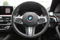 BMW 5シリーズ 530i Mｽﾎﾟｰﾂ ｾﾚｸﾄ&ｱﾄﾞﾊﾞﾝｽﾊﾟｯｹｰｼﾞ変更後ﾓﾃﾞﾙ 252馬力 ｻﾝﾙｰﾌ 全席ﾋｰﾀｰ黒革 ﾊｰﾏﾝｶｰﾄﾞﾝｻﾗｳﾝﾄﾞ4ｿﾞｰﾝｴｱｺﾝ 変更後液晶ﾒｰﾀｰ LEDﾍｯﾄﾞﾗｲﾄ ｵｰﾄﾊｲﾋﾞｰﾑ ﾀｯﾁ画面HDDﾅﾋﾞTV 360度ｶﾒﾗ 電動ﾄﾗﾝｸ 2年保証