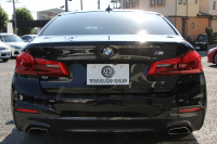 BMW 5シリーズ 530i Mｽﾎﾟｰﾂ ｾﾚｸﾄ&ｱﾄﾞﾊﾞﾝｽﾊﾟｯｹｰｼﾞ変更後ﾓﾃﾞﾙ 252馬力 ｻﾝﾙｰﾌ 全席ﾋｰﾀｰ黒革 ﾊｰﾏﾝｶｰﾄﾞﾝｻﾗｳﾝﾄﾞ4ｿﾞｰﾝｴｱｺﾝ 変更後液晶ﾒｰﾀｰ LEDﾍｯﾄﾞﾗｲﾄ ｵｰﾄﾊｲﾋﾞｰﾑ ﾀｯﾁ画面HDDﾅﾋﾞTV 360度ｶﾒﾗ 電動ﾄﾗﾝｸ 2年保証