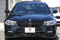 BMW 5シリーズ 530i Mｽﾎﾟｰﾂ ｾﾚｸﾄ&ｱﾄﾞﾊﾞﾝｽﾊﾟｯｹｰｼﾞ変更後ﾓﾃﾞﾙ 252馬力 ｻﾝﾙｰﾌ 全席ﾋｰﾀｰ黒革 ﾊｰﾏﾝｶｰﾄﾞﾝｻﾗｳﾝﾄﾞ4ｿﾞｰﾝｴｱｺﾝ 変更後液晶ﾒｰﾀｰ LEDﾍｯﾄﾞﾗｲﾄ ｵｰﾄﾊｲﾋﾞｰﾑ ﾀｯﾁ画面HDDﾅﾋﾞTV 360度ｶﾒﾗ 電動ﾄﾗﾝｸ 2年保証