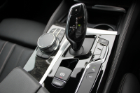 BMW 5シリーズ 530i Mｽﾎﾟｰﾂ ｾﾚｸﾄ&ｱﾄﾞﾊﾞﾝｽﾊﾟｯｹｰｼﾞ変更後ﾓﾃﾞﾙ 252馬力 ｻﾝﾙｰﾌ 全席ﾋｰﾀｰ黒革 ﾊｰﾏﾝｶｰﾄﾞﾝｻﾗｳﾝﾄﾞ4ｿﾞｰﾝｴｱｺﾝ 変更後液晶ﾒｰﾀｰ LEDﾍｯﾄﾞﾗｲﾄ ｵｰﾄﾊｲﾋﾞｰﾑ ﾀｯﾁ画面HDDﾅﾋﾞTV 360度ｶﾒﾗ 電動ﾄﾗﾝｸ 2年保証