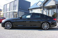 BMW 5シリーズ 530i Mｽﾎﾟｰﾂ ｾﾚｸﾄ&ｱﾄﾞﾊﾞﾝｽﾊﾟｯｹｰｼﾞ変更後ﾓﾃﾞﾙ 252馬力 ｻﾝﾙｰﾌ 全席ﾋｰﾀｰ黒革 ﾊｰﾏﾝｶｰﾄﾞﾝｻﾗｳﾝﾄﾞ4ｿﾞｰﾝｴｱｺﾝ 変更後液晶ﾒｰﾀｰ LEDﾍｯﾄﾞﾗｲﾄ ｵｰﾄﾊｲﾋﾞｰﾑ ﾀｯﾁ画面HDDﾅﾋﾞTV 360度ｶﾒﾗ 電動ﾄﾗﾝｸ 2年保証