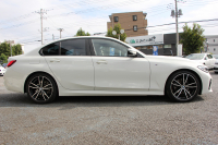 BMW 3シリーズ 320i Mｽﾎﾟｰﾂ ﾃﾞﾋﾞｭｰ&ｲﾉﾍﾞｰｼｮﾝ&ｺﾝﾌｫｰﾄP ﾌﾞﾙｰｽﾃｯﾁ黒革 ﾚｰｻﾞｰLEDﾗｲﾄ HUD ｼﾞｪｽﾁｬｰｺﾝﾄﾛｰﾙ ﾌﾙｾｸﾞTV 19AW 電動ﾄﾗﾝｸ 追従ACC ｽﾃｱﾘﾝｸﾞｻﾎﾟｰﾄ ﾀｯﾁ画面HDDﾅﾋﾞApplecarplay対応 後退ｱｼｽﾄ ﾌﾞﾗｯｸｷﾄﾞﾆｰｸﾞﾘﾙ 2年保証