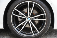 BMW 3シリーズ 320i Mｽﾎﾟｰﾂ ﾃﾞﾋﾞｭｰ&ｲﾉﾍﾞｰｼｮﾝ&ｺﾝﾌｫｰﾄP ﾌﾞﾙｰｽﾃｯﾁ黒革 ﾚｰｻﾞｰLEDﾗｲﾄ HUD ｼﾞｪｽﾁｬｰｺﾝﾄﾛｰﾙ ﾌﾙｾｸﾞTV 19AW 電動ﾄﾗﾝｸ 追従ACC ｽﾃｱﾘﾝｸﾞｻﾎﾟｰﾄ ﾀｯﾁ画面HDDﾅﾋﾞApplecarplay対応 後退ｱｼｽﾄ ﾌﾞﾗｯｸｷﾄﾞﾆｰｸﾞﾘﾙ 2年保証