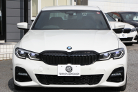 BMW 3シリーズ 320i Mｽﾎﾟｰﾂ ﾃﾞﾋﾞｭｰ&ｲﾉﾍﾞｰｼｮﾝ&ｺﾝﾌｫｰﾄP ﾌﾞﾙｰｽﾃｯﾁ黒革 ﾚｰｻﾞｰLEDﾗｲﾄ HUD ｼﾞｪｽﾁｬｰｺﾝﾄﾛｰﾙ ﾌﾙｾｸﾞTV 19AW 電動ﾄﾗﾝｸ 追従ACC ｽﾃｱﾘﾝｸﾞｻﾎﾟｰﾄ ﾀｯﾁ画面HDDﾅﾋﾞApplecarplay対応 後退ｱｼｽﾄ ﾌﾞﾗｯｸｷﾄﾞﾆｰｸﾞﾘﾙ 2年保証