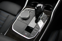 BMW 3シリーズ 320i Mｽﾎﾟｰﾂ ﾃﾞﾋﾞｭｰ&ｲﾉﾍﾞｰｼｮﾝ&ｺﾝﾌｫｰﾄP ﾌﾞﾙｰｽﾃｯﾁ黒革 ﾚｰｻﾞｰLEDﾗｲﾄ HUD ｼﾞｪｽﾁｬｰｺﾝﾄﾛｰﾙ ﾌﾙｾｸﾞTV 19AW 電動ﾄﾗﾝｸ 追従ACC ｽﾃｱﾘﾝｸﾞｻﾎﾟｰﾄ ﾀｯﾁ画面HDDﾅﾋﾞApplecarplay対応 後退ｱｼｽﾄ ﾌﾞﾗｯｸｷﾄﾞﾆｰｸﾞﾘﾙ 2年保証