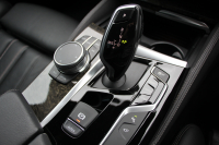 BMW 5シリーズ 523d Mｽﾎﾟｰﾂ ﾊｲﾗｲﾝ ｾﾚｸﾄ&ｱﾄﾞﾊﾞﾝｽﾊﾟｯｹｰｼﾞ変更後ﾓﾃﾞﾙ 1ｵﾅ ｻﾝﾙｰﾌ 全席ﾋｰﾀｰ黒革 ﾊｰﾏﾝｶｰﾄﾞﾝｻﾗｳﾝﾄﾞ4ｿﾞｰﾝｴｱｺﾝ 変更後液晶ﾒｰﾀｰ LEDﾍｯﾄﾞﾗｲﾄ ｵｰﾄﾊｲﾋﾞｰﾑ ﾀｯﾁ画面HDDﾅﾋﾞTV 360度ｶﾒﾗ 電動ﾄﾗﾝｸ 2年保証