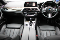 BMW 5シリーズ 523d Mｽﾎﾟｰﾂ ﾊｲﾗｲﾝ ｾﾚｸﾄ&ｱﾄﾞﾊﾞﾝｽﾊﾟｯｹｰｼﾞ変更後ﾓﾃﾞﾙ 1ｵﾅ ｻﾝﾙｰﾌ 全席ﾋｰﾀｰ黒革 ﾊｰﾏﾝｶｰﾄﾞﾝｻﾗｳﾝﾄﾞ4ｿﾞｰﾝｴｱｺﾝ 変更後液晶ﾒｰﾀｰ LEDﾍｯﾄﾞﾗｲﾄ ｵｰﾄﾊｲﾋﾞｰﾑ ﾀｯﾁ画面HDDﾅﾋﾞTV 360度ｶﾒﾗ 電動ﾄﾗﾝｸ 2年保証